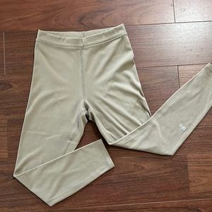 Alo Leggings
